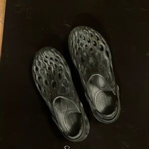 Merrill’s Black Perforated Slip-On Shoes, size 9